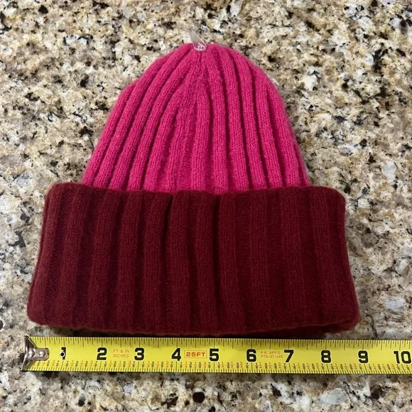 New - On 34th Women’s Wide-Ribbed Colorblocked Beanie in Pink/Red - Picture 3 of 6